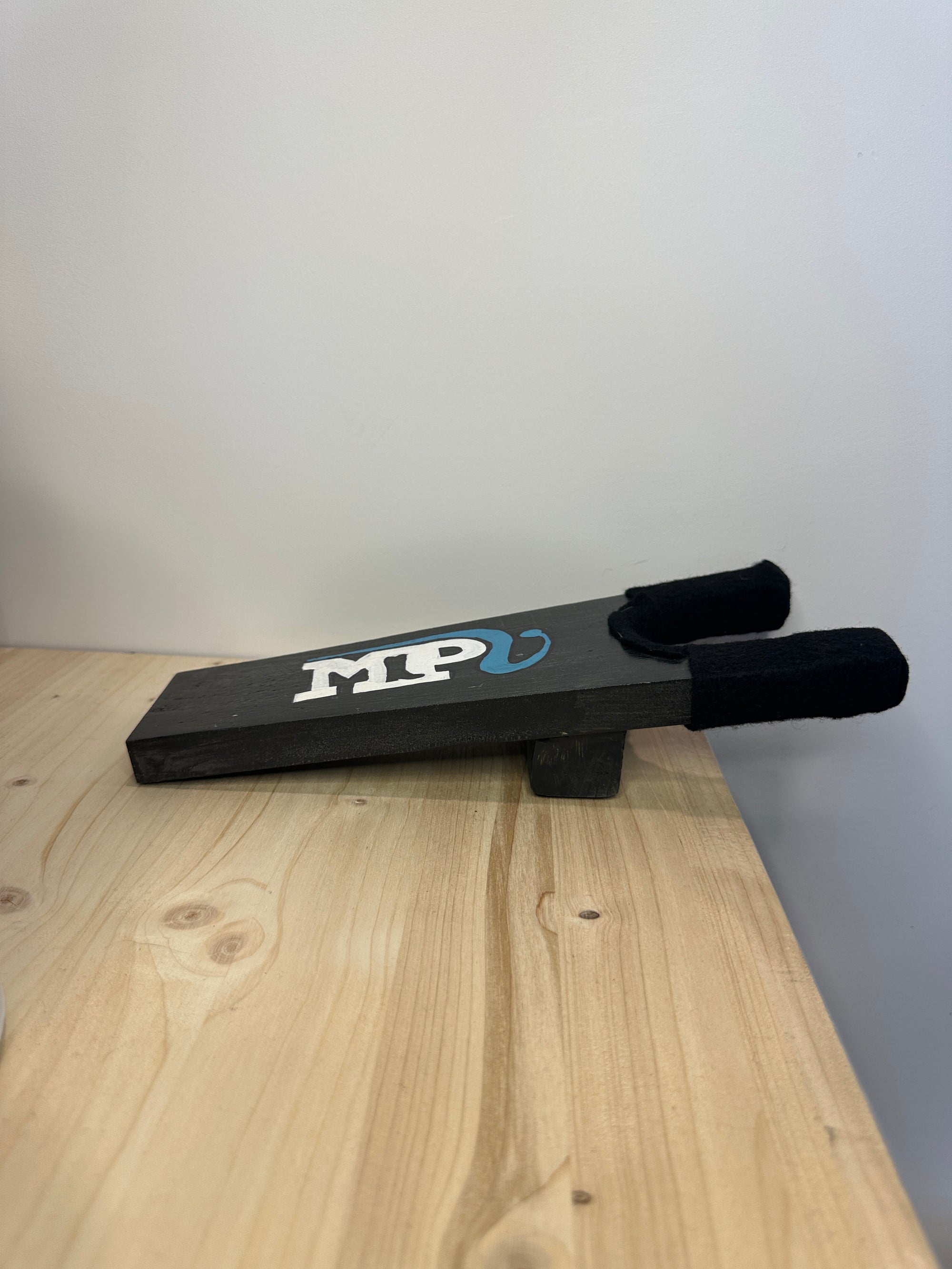 Tire-botte en bois MPV